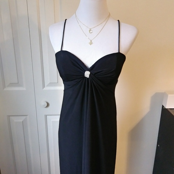 Formal long black evening dress - Picture 2 of 8